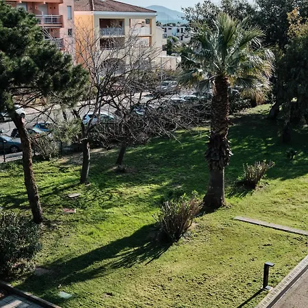 Piscine Et La Faviere Lägenhet *